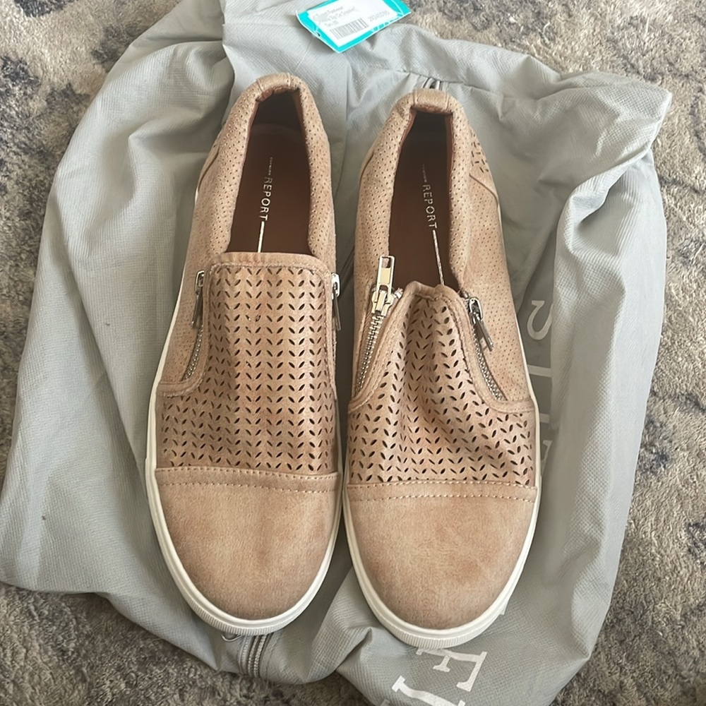 REPORT FOOTWEAR
Alexa Slip-On Sneakers